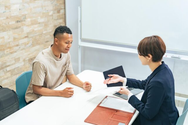 帰化申請の条件とは？よくある不許可理由を解説！