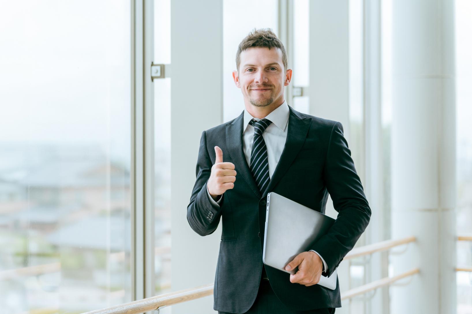 外国人を雇用する際に行う手続きは？手続きを進める前の確認ポイントも解説④