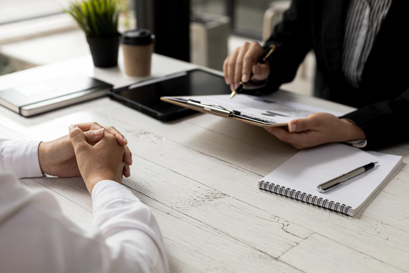 外国人雇用労務士は国家資格?意味ない?受験難易度やテキスト・主任者との違いまで徹底解説②